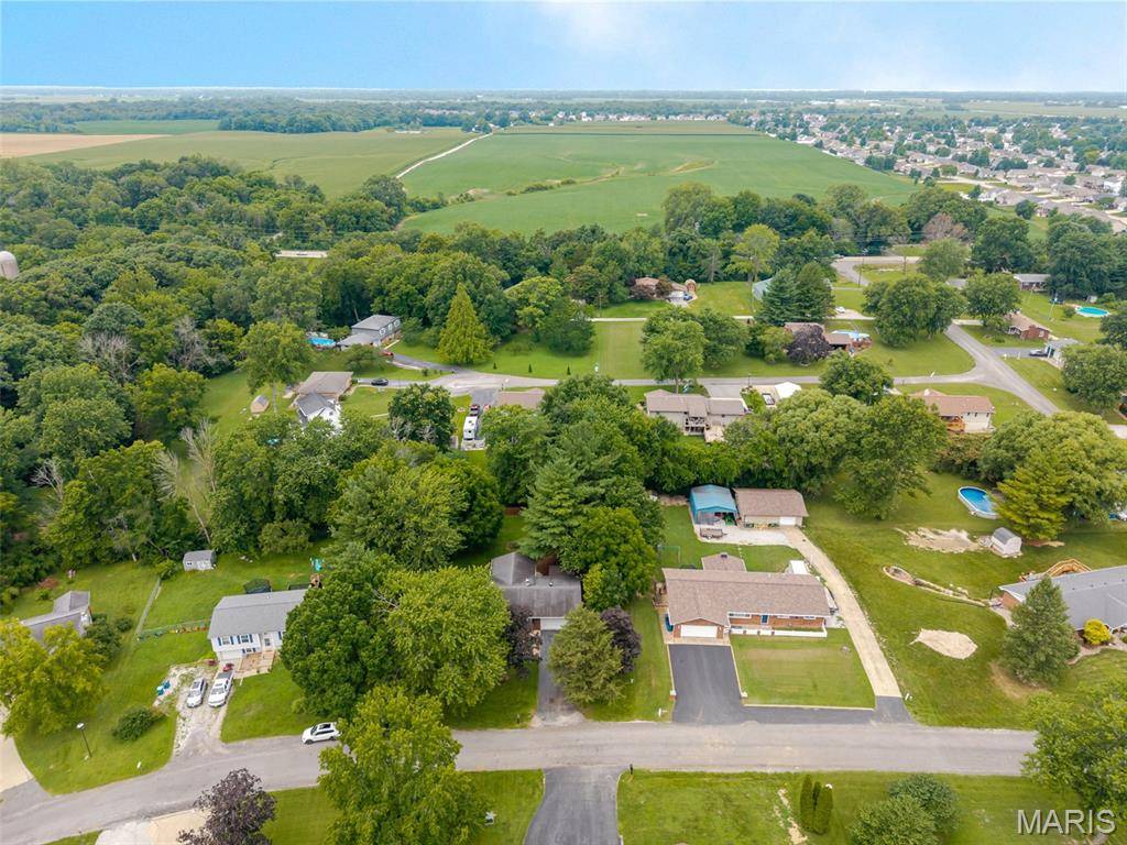 8424 Steelecrest LN, Troy, IL 62294