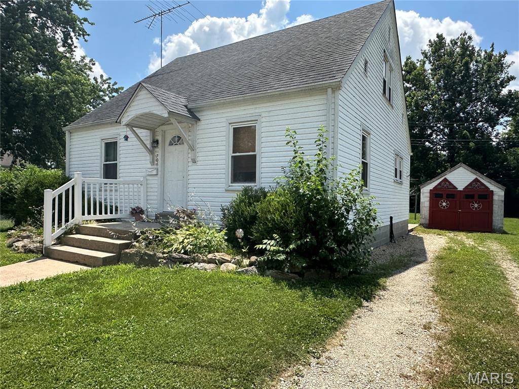 706 E Apple AVE, Owensville, MO 65066
