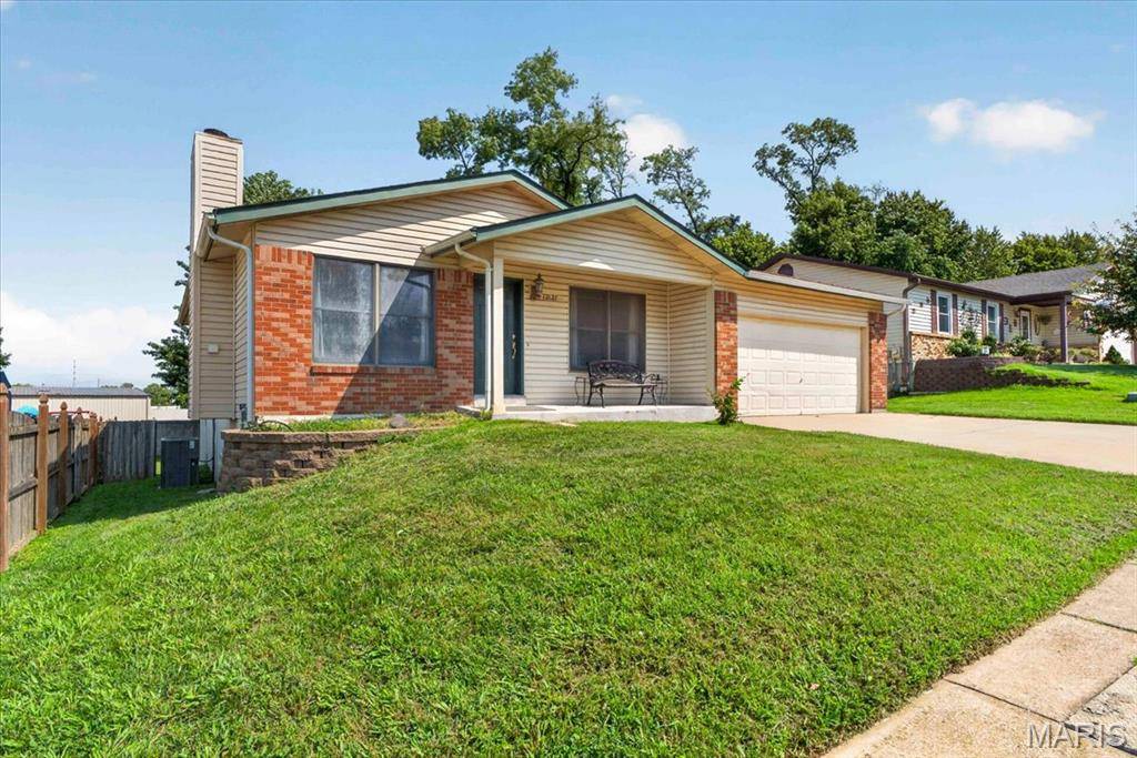 12127 Josephine Marie DR, Maryland Heights, MO 63043