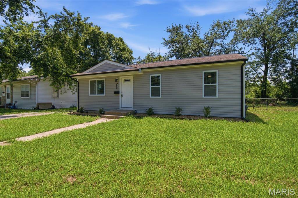 16 School ST, Cahokia, IL 62206