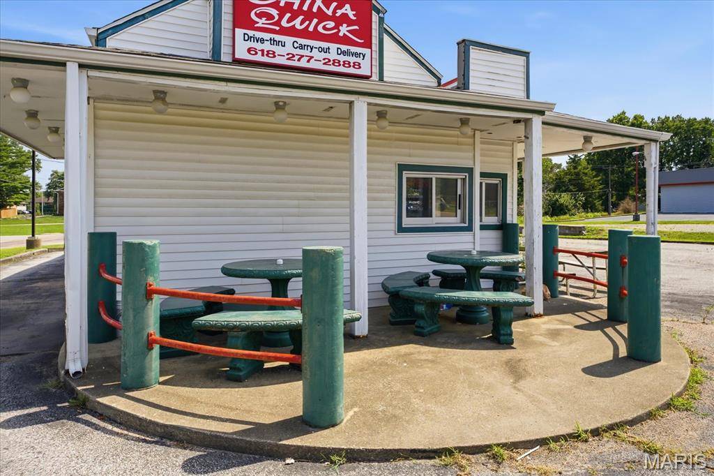 940 Carlyle AVE, Belleville, IL 62221