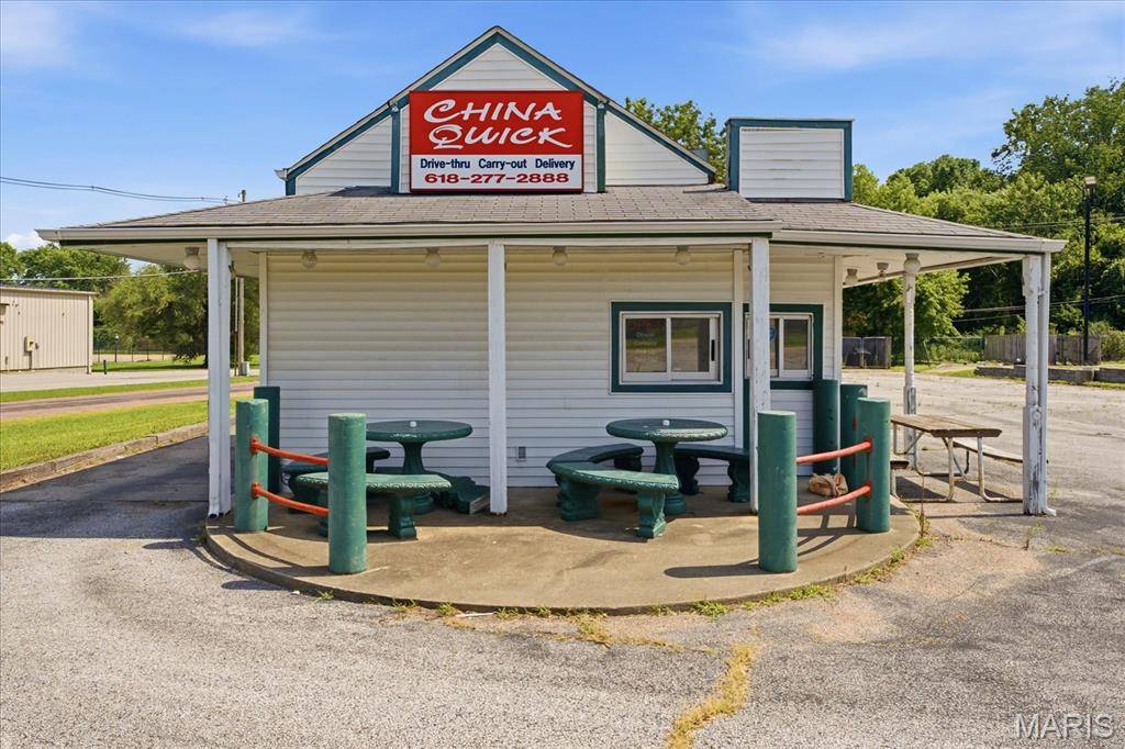 940 Carlyle AVE, Belleville, IL 62221
