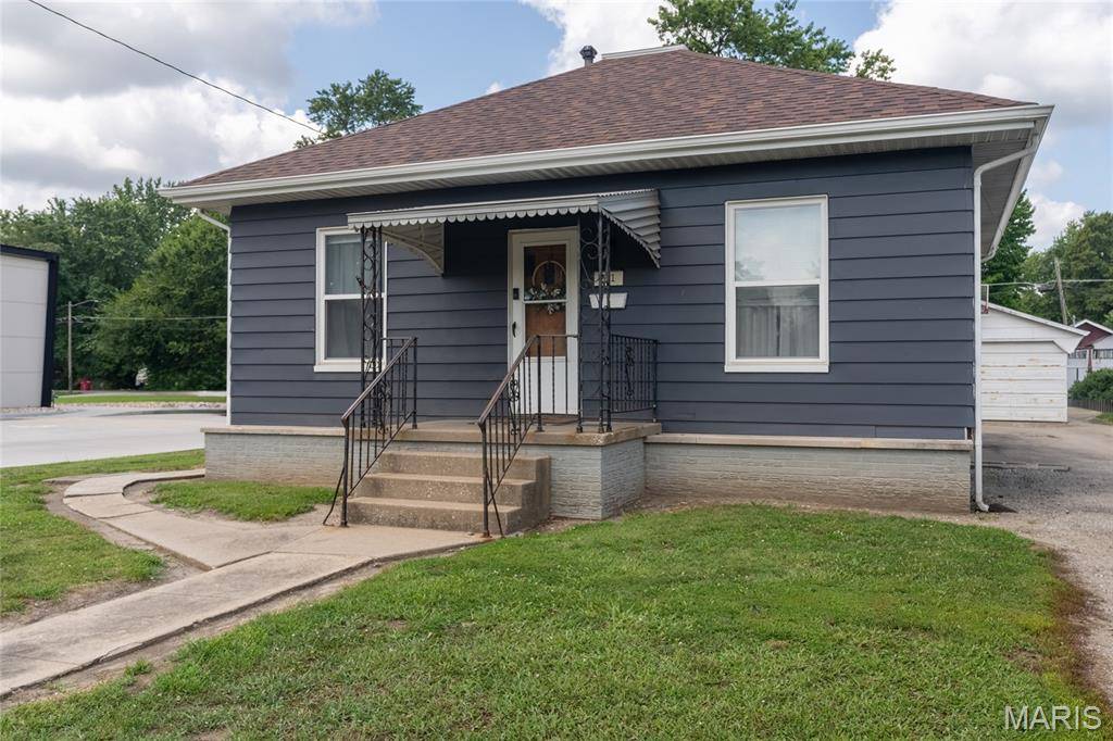 511 washington ST, Duquoin, IL 62832