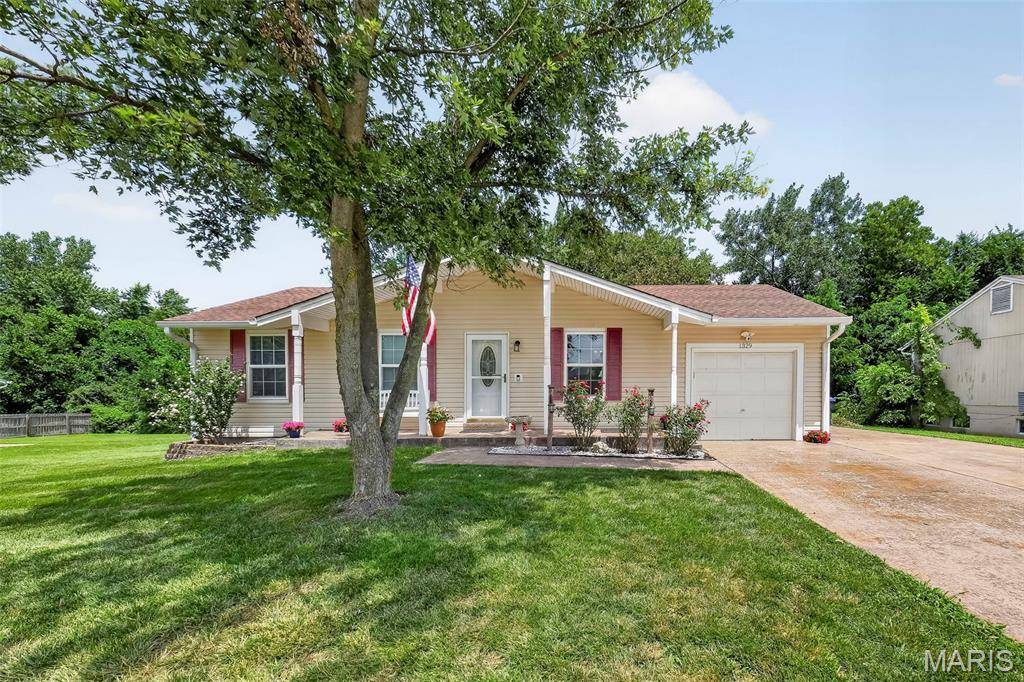 1329 Shallow Lake DR, O'fallon, MO 63366