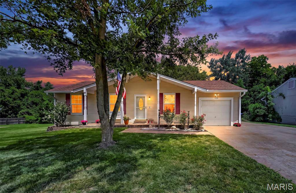 1329 Shallow Lake DR, O'fallon, MO 63366