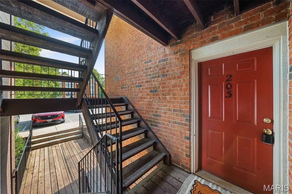 1934 Greenpoint DR #203, Kirkwood, MO 63122