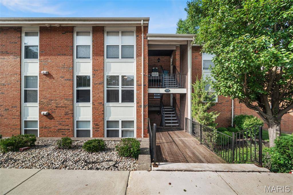 1934 Greenpoint DR #203, Kirkwood, MO 63122