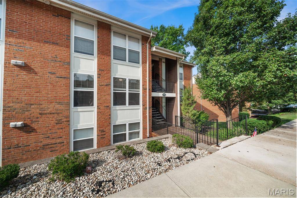 1934 Greenpoint DR #203, Kirkwood, MO 63122