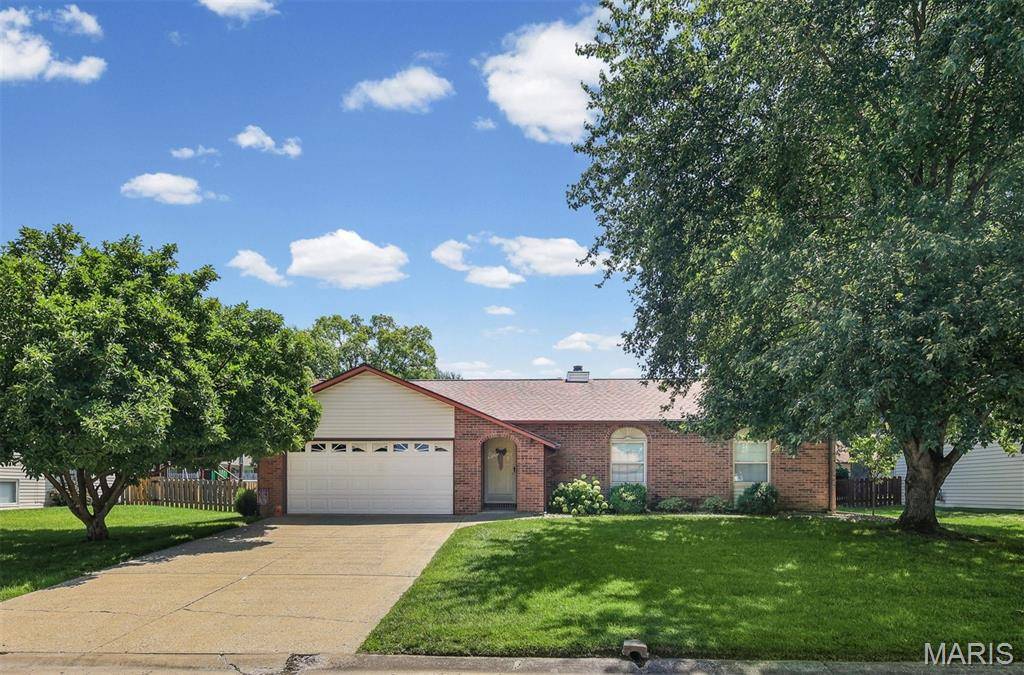216 Botanical DR, Belleville, IL 62226