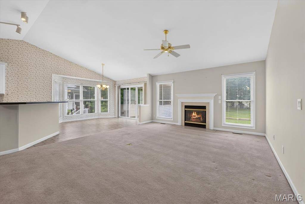 51 Huntgate DR #9A, St Peters, MO 63376