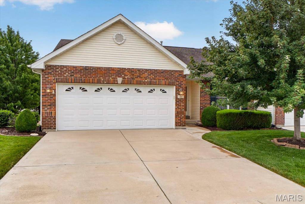 51 Huntgate DR #9A, St Peters, MO 63376