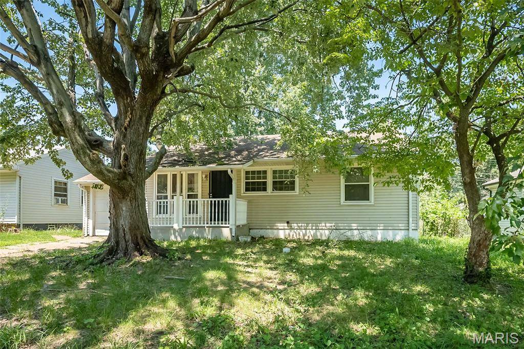 207 Midlothian RD, St Louis, MO 63137