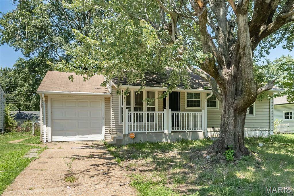 207 Midlothian RD, St Louis, MO 63137