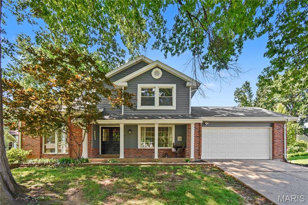 22 Normandy DR, Lake St Louis, MO 63367