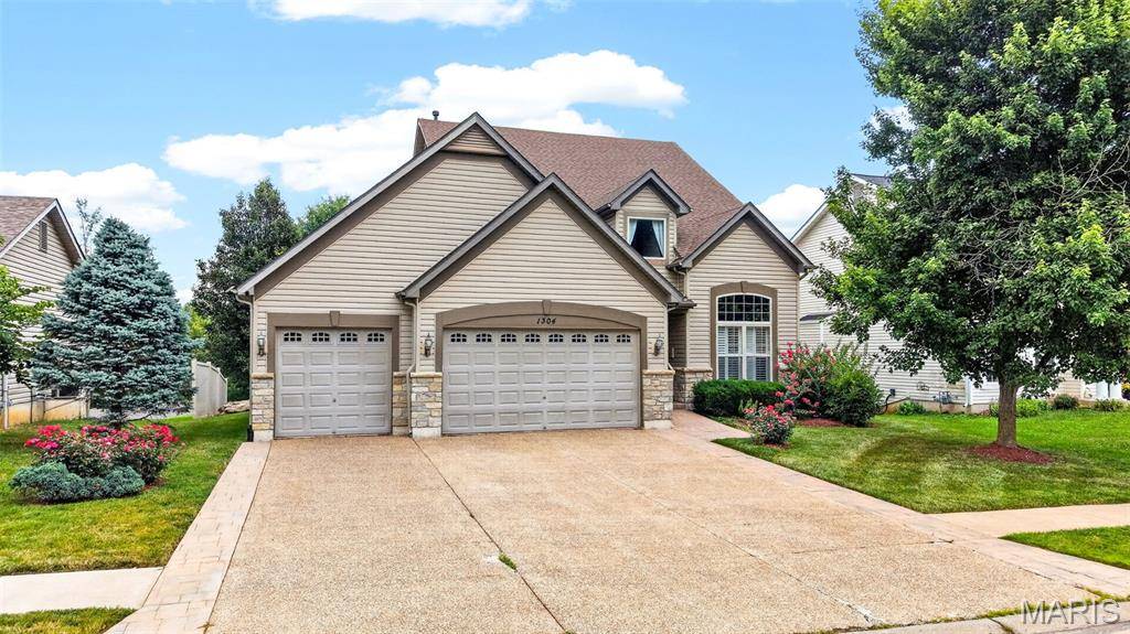 1304 Forest WAY, Wentzville, MO 63385
