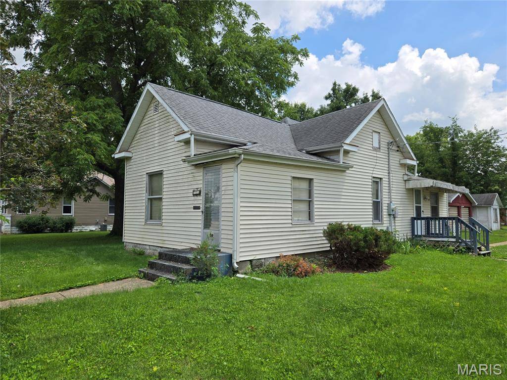 700 Montgomery ST, Staunton, IL 62088