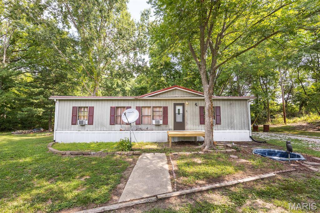 19 S Washington ST, Lenzburg, IL 62255