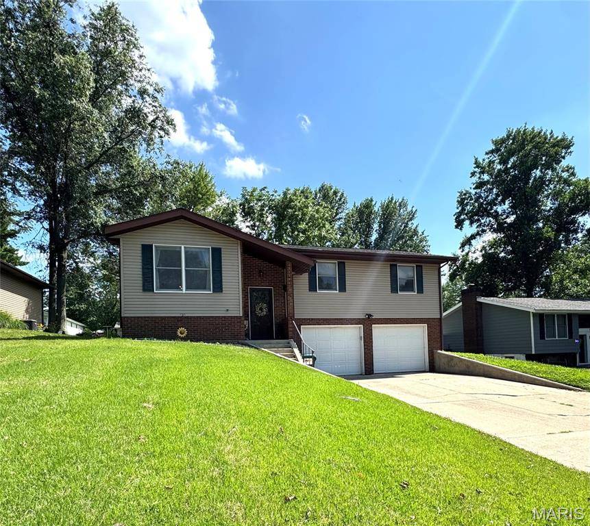 145 Lake Vista DR, Carlyle, IL 62231
