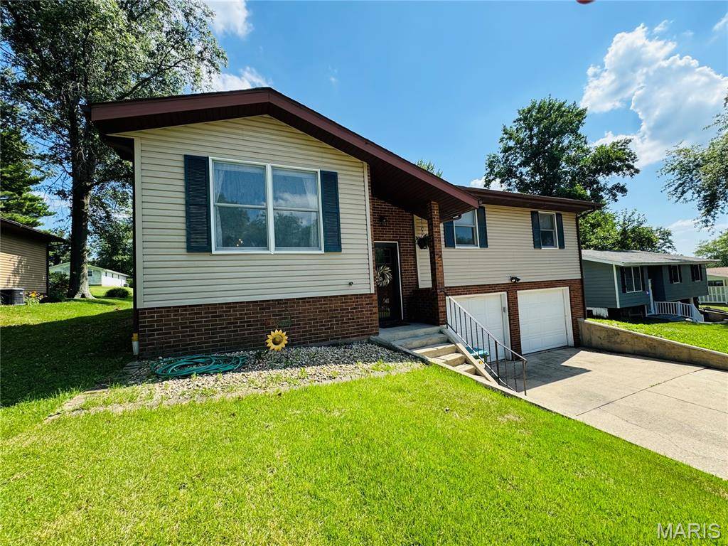 145 Lake Vista DR, Carlyle, IL 62231