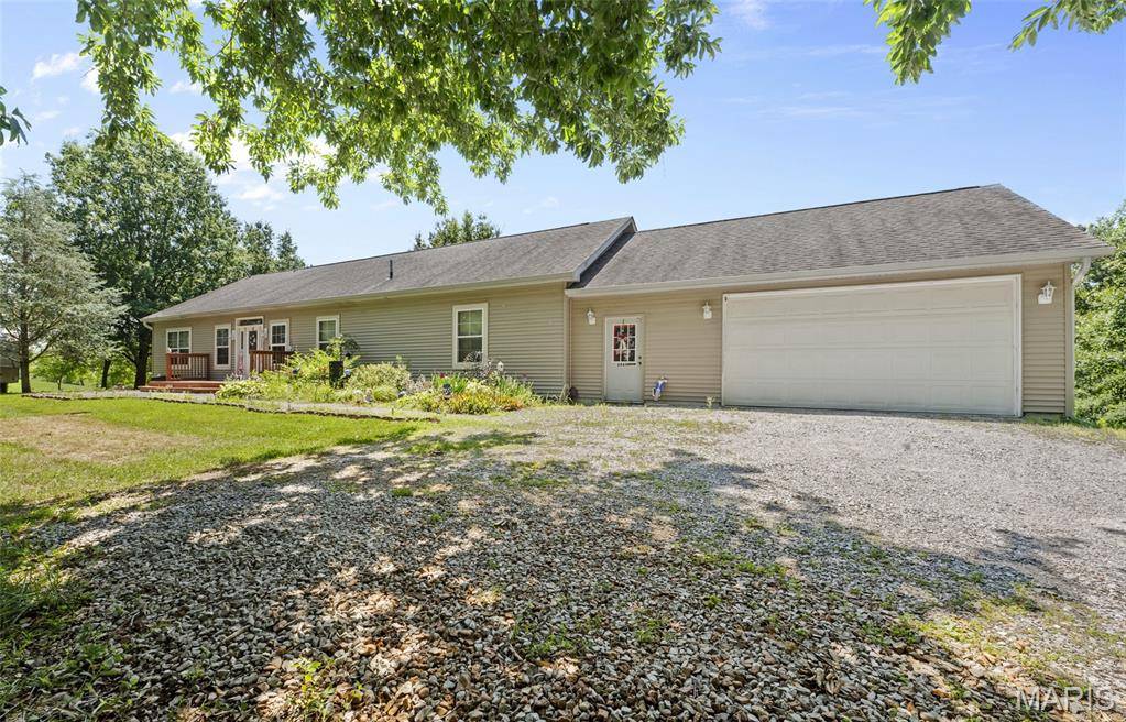 6844 QUERCUS GROVE RD, Edwardsville, IL 62025