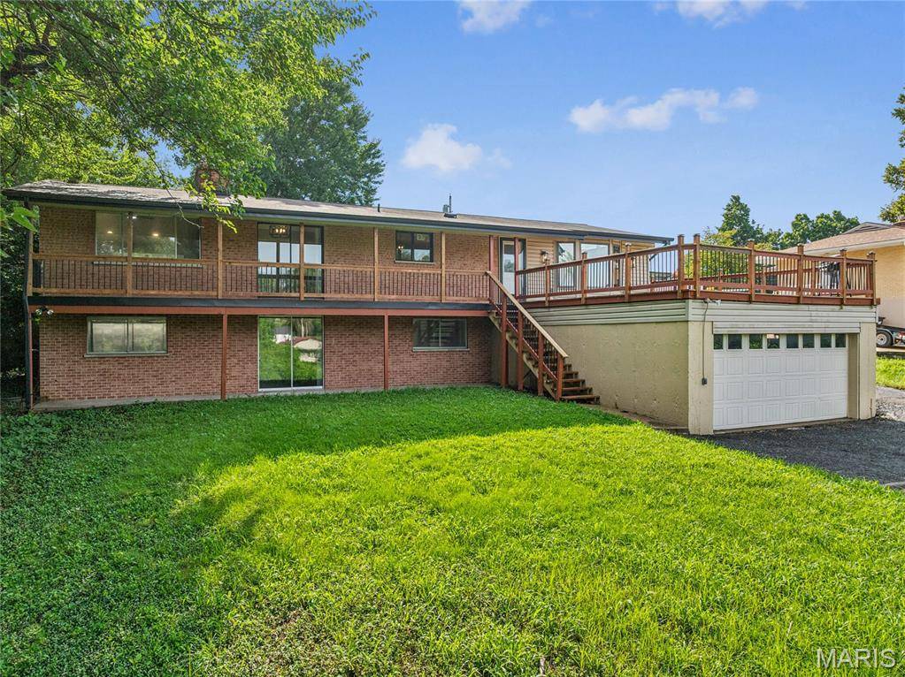225 Day DR, Ferguson, MO 63135