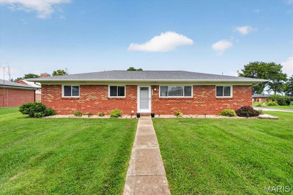 261 E Back ST, Hecker, IL 62248