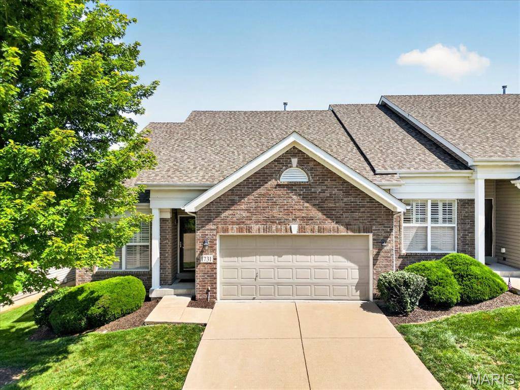 1731 Preston Centre DR, Fenton, MO 63026