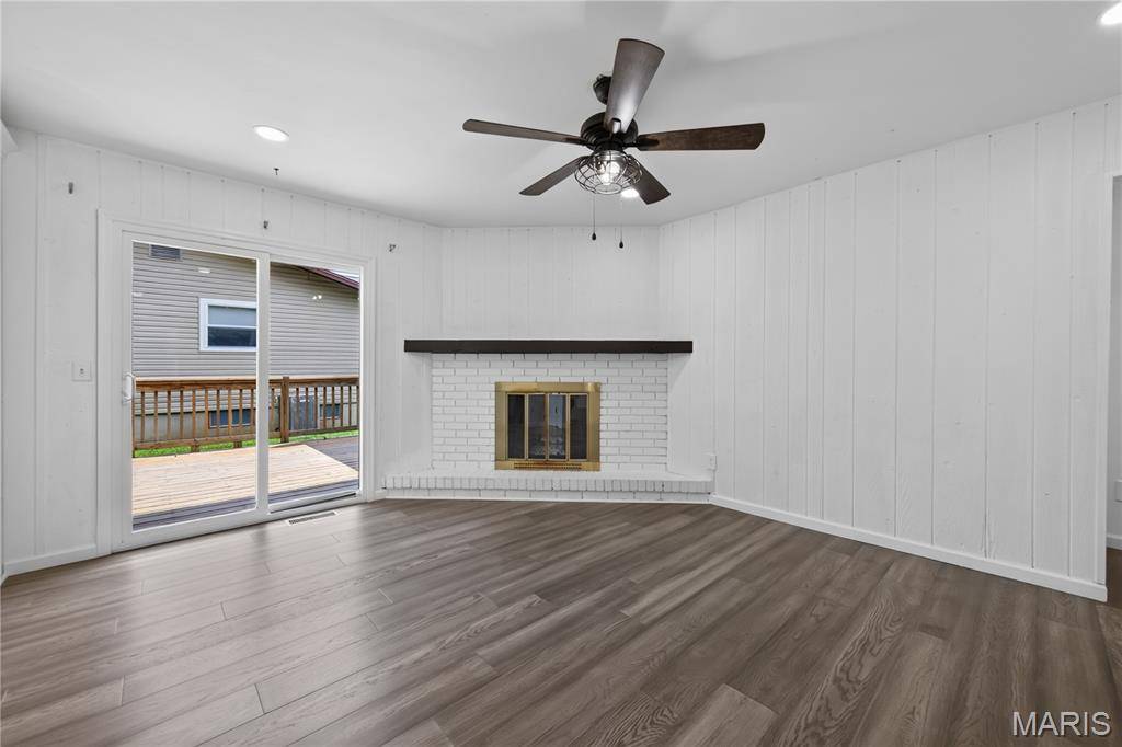 608 Mosport DR, St Charles, MO 63304