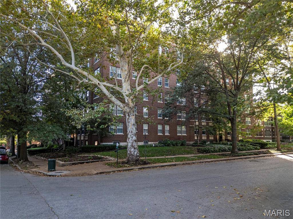 5510 Waterman BLVD #202, St Louis, MO 63112