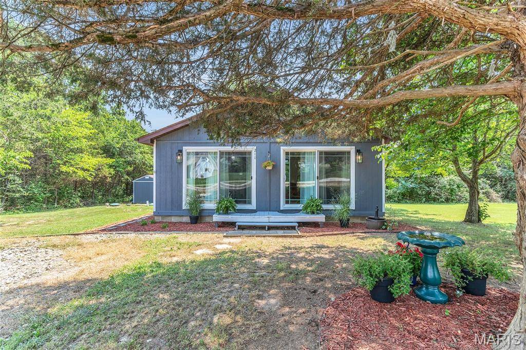 211 Blueberry DR, De Soto, MO 63020
