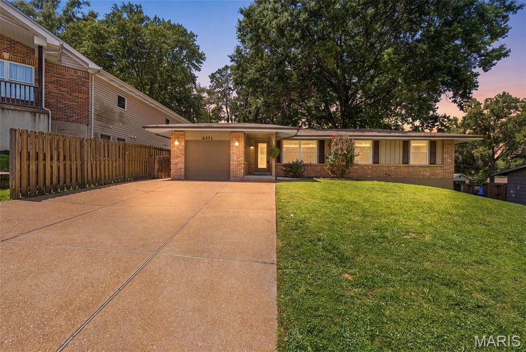 6371 Treeridge TRL, St Louis, MO 63129