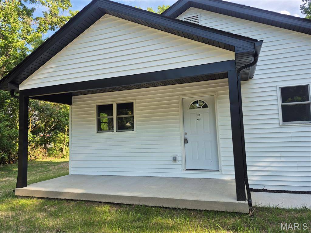 125 Anna AVE, Godfrey, IL 62035