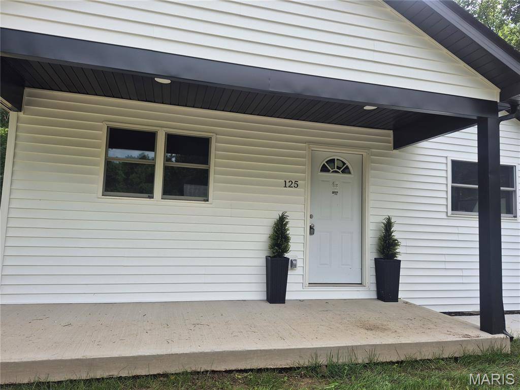 125 Anna AVE, Godfrey, IL 62035