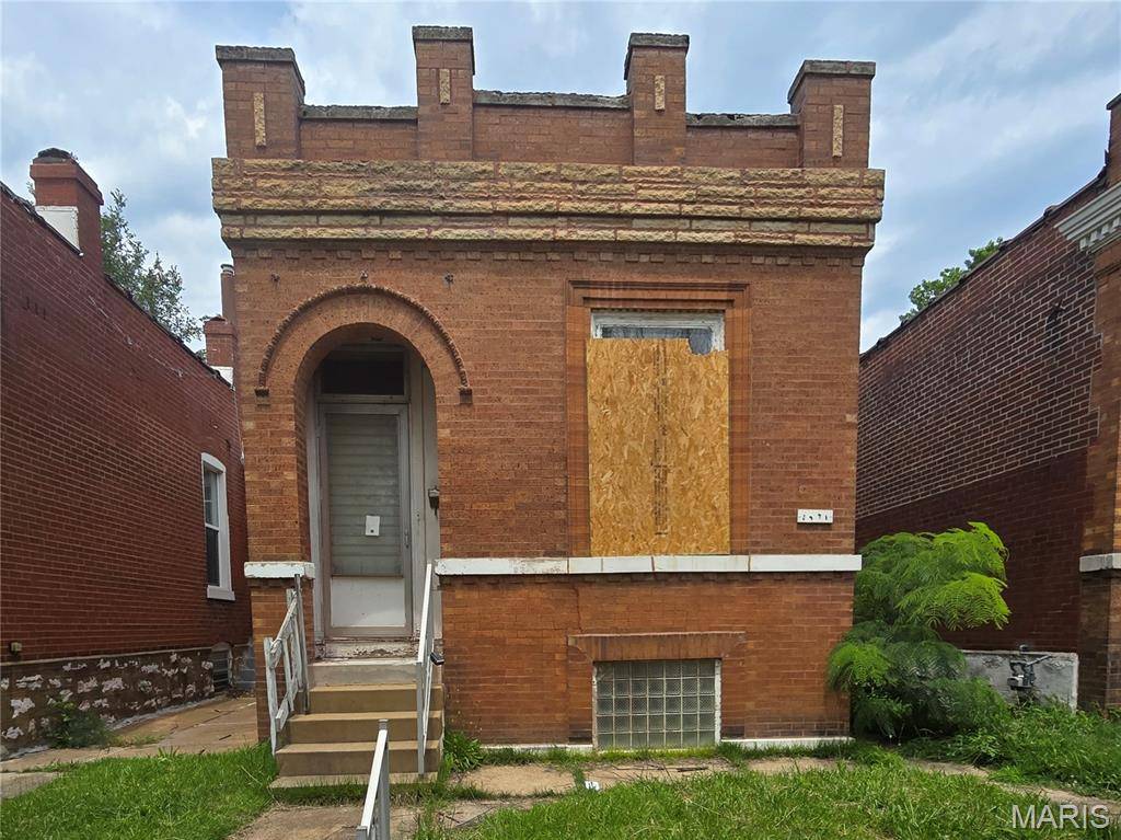 3451 Itaska ST, St Louis, MO 63111