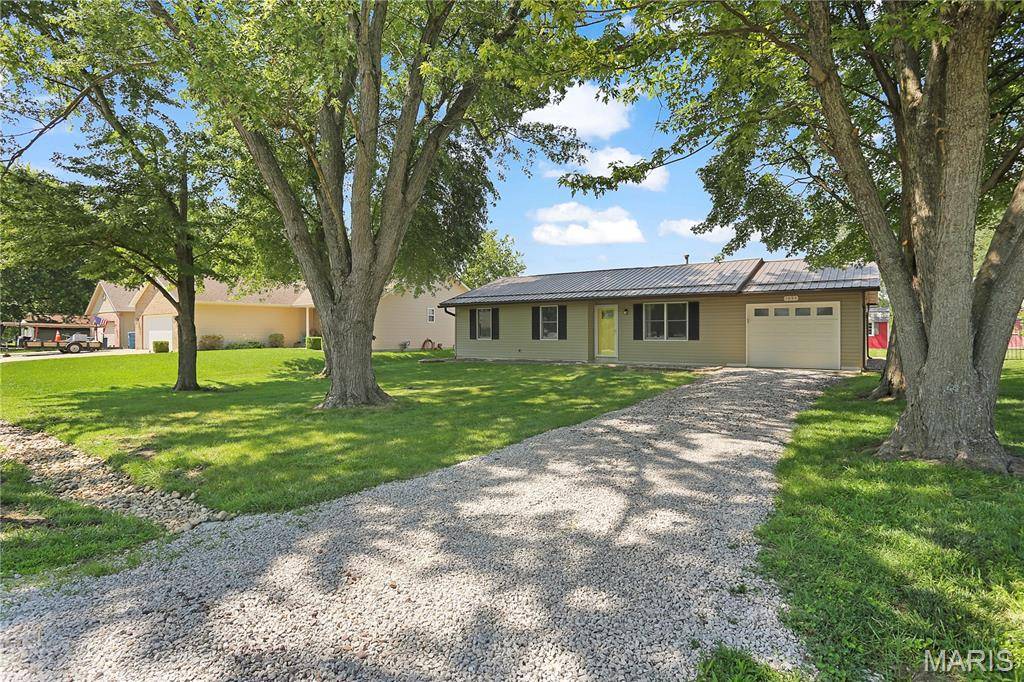 1054 Catalina DR, Edwardsville, IL 62025