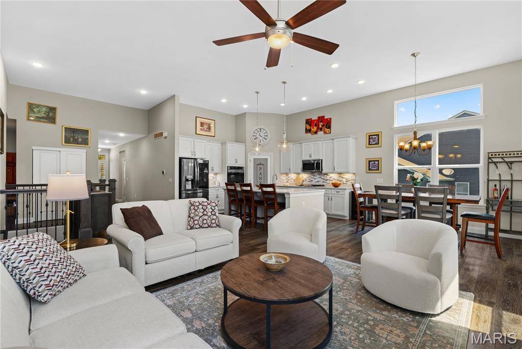 1316 Silver Fern DR, Lake St Louis, MO 63367