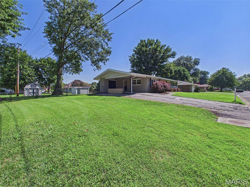 605 Fairway ST, Bethalto, IL 62010