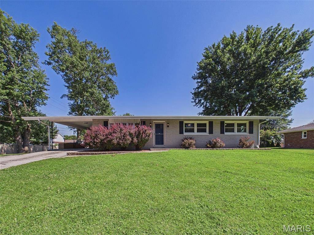 605 Fairway ST, Bethalto, IL 62010