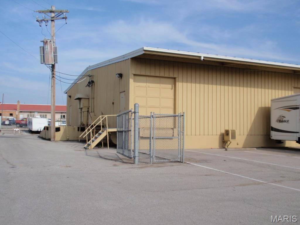506 Terry LN, Washington, MO 63090