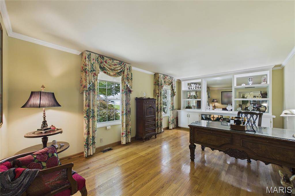 3555 Meserta LN, Florissant, MO 63033