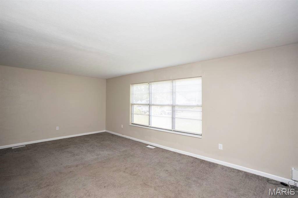 111 BARNETT, Dixon, MO 65459