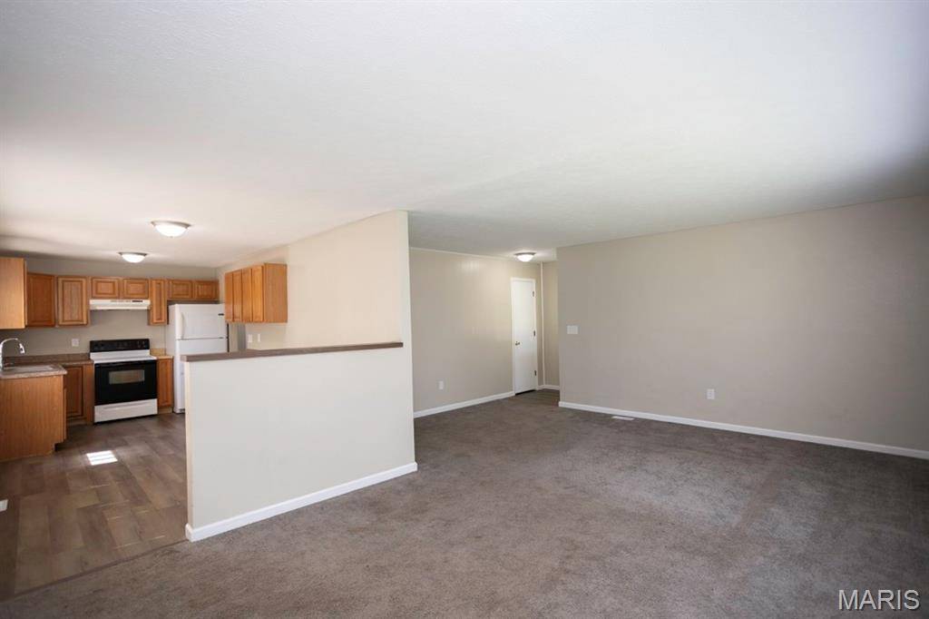 111 BARNETT, Dixon, MO 65459