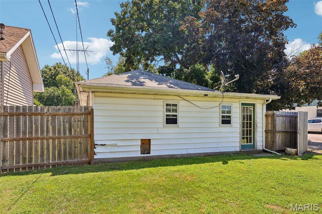 304 N Chiles ST, Carlinville, IL 62626