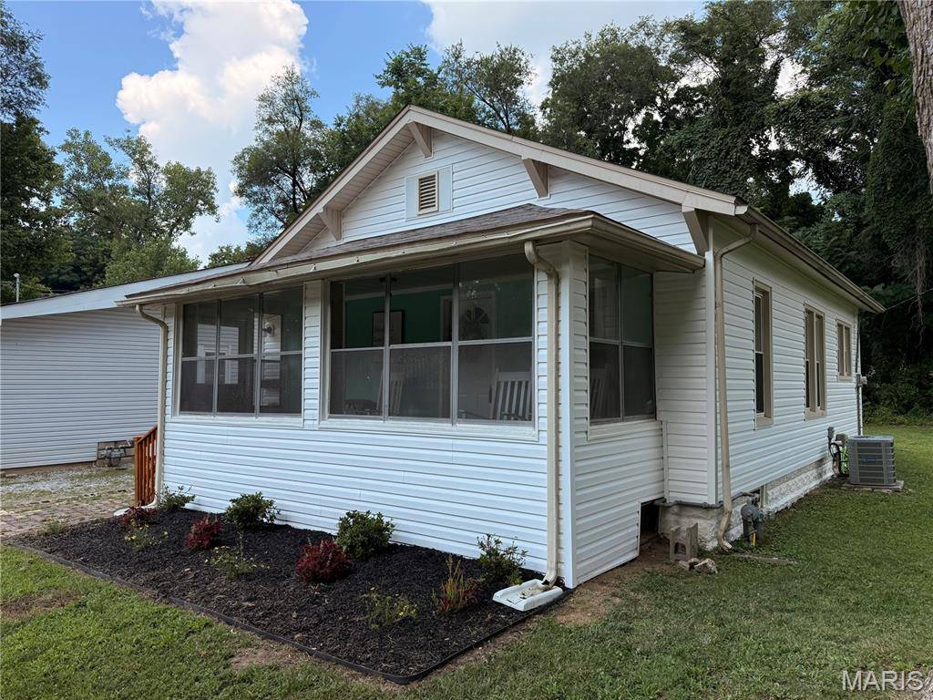 1109 HARRISON ST, Alton, IL 62002
