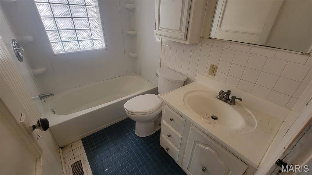 3719 Neosho ST, St Louis, MO 63116