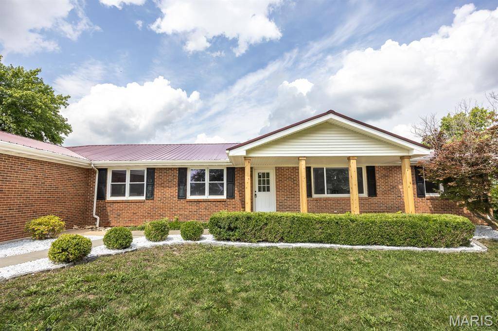 9355 State Route 3, Red Bud, IL 62278