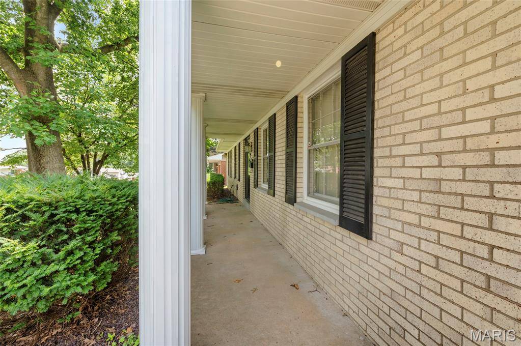 121 Williamsburg DR, Belleville, IL 62221