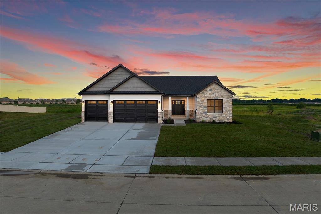 309 Rumsfeld DR, Troy, IL 62294