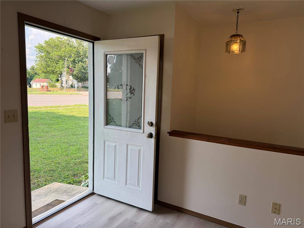 3209 College AVE, Alton, IL 62002