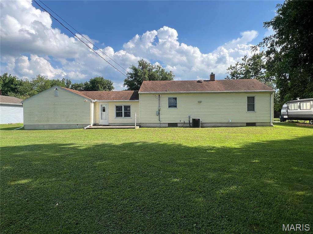 107 W 6th North ST, Mount Olive, IL 62069